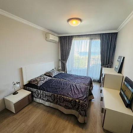 アパート 2 Bedroom In Rose Gardens With Pool & Sea View ポモリエ